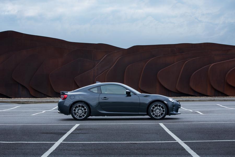  Toyota GT 86 2016 года  (UK) (фото 9 из 31)